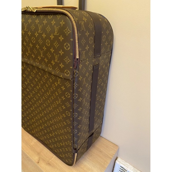 Authentic Louis Vuitton pegase 70 monogram - Picture 4 of 9